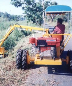 Alternative view of รถตัดหญ้าไหล่ทางมีแขนยื่นตัดด้านข้าง 6 ล้อ รุ่น 826