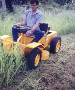 Alternative view of รถตัดหญ้านั่งขับ 4 ล้อ ขับเคลื่อนไฮดรอลิค รุ่น 914