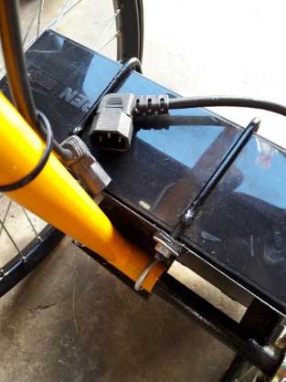 เครื่องตัดหญ้าแบตเตอรี่ไฟฟ้าติดชุดล้อ - Image 3