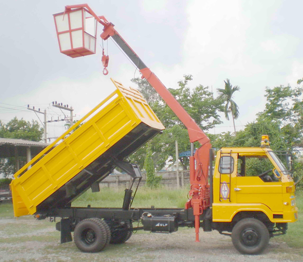 รถกระเช้า 6 ล้อดั้มพ์ ติดชุดเครน รุ่น D836