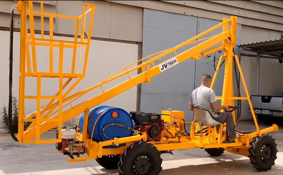 รถกระเช้าแบบ 4 ล้อ รุ่น 715