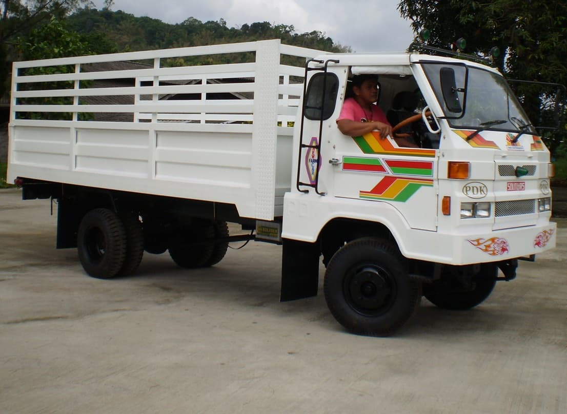 รถเกษตรกรรม (อีแต๋น) 4 ล้อ และ 6 ล้อ