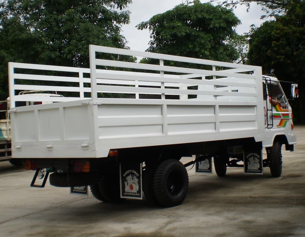 รถเกษตรกรรม (อีแต๋น) 4 ล้อ และ 6 ล้อ