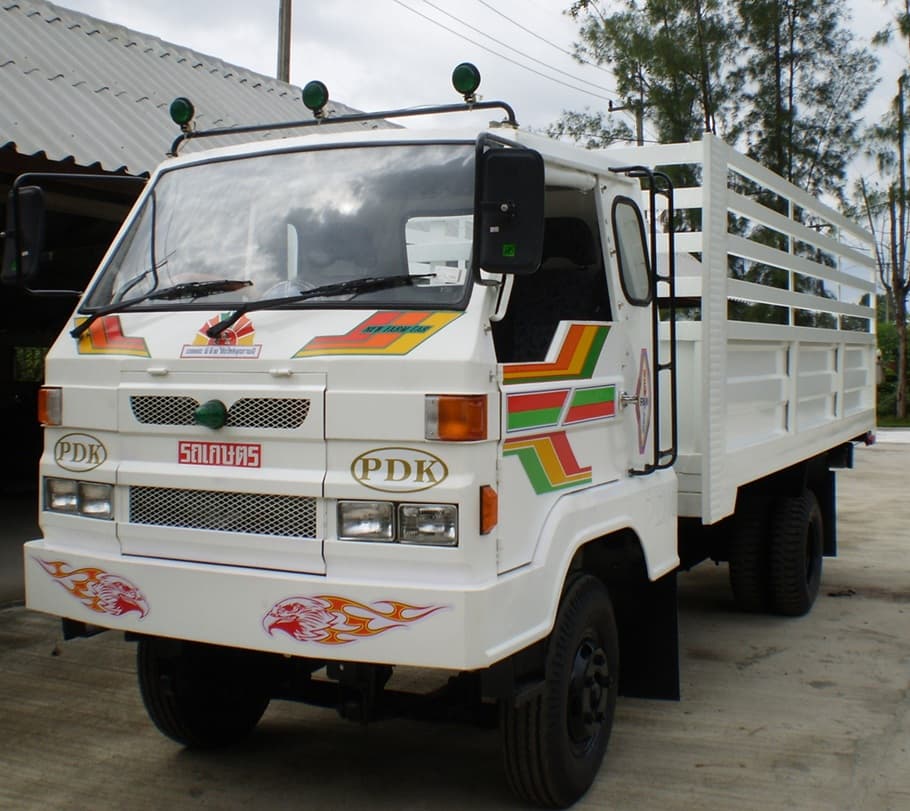 รถเกษตรกรรม (อีแต๋น) 4 ล้อ และ 6 ล้อ