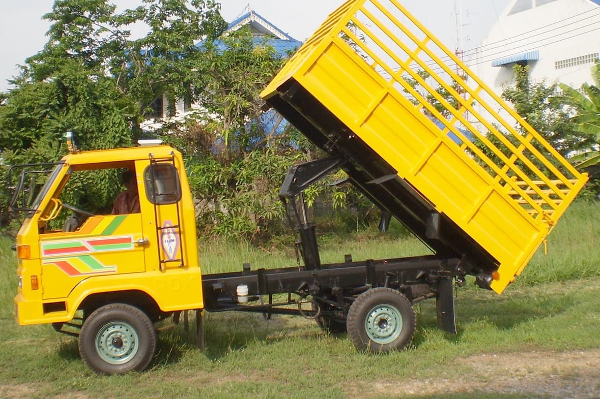 รถเกษตรกรรม (อีแต๋น) 4 ล้อ และ 6 ล้อ แบบกระบะเทท้าย (ดั้มพ์)